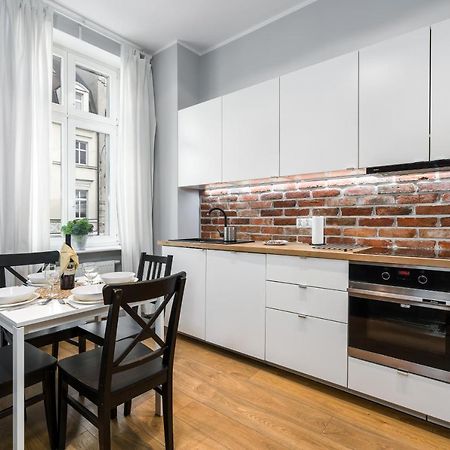 Old Town Apartment Garbary By Noclegi Renters Posen Exterior foto