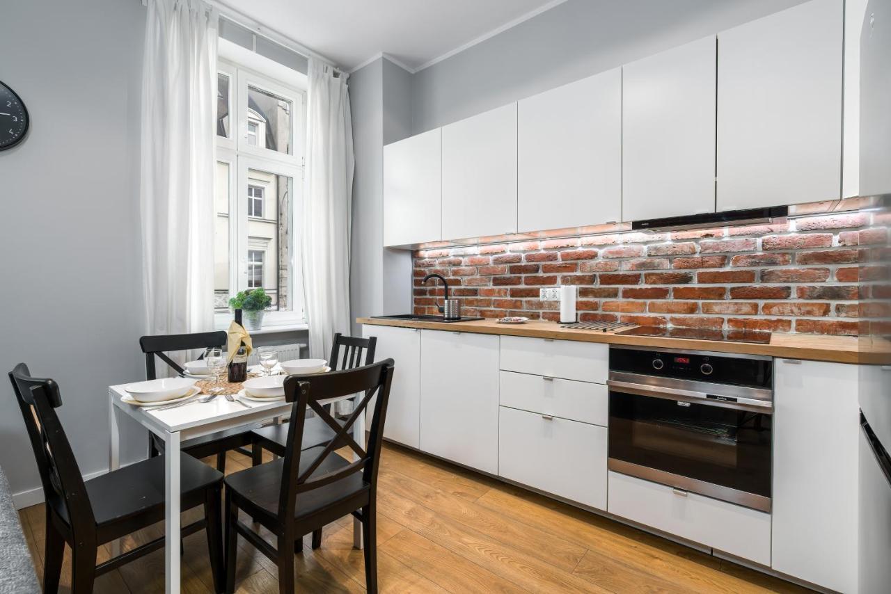 Old Town Apartment Garbary By Noclegi Renters Posen Exterior foto