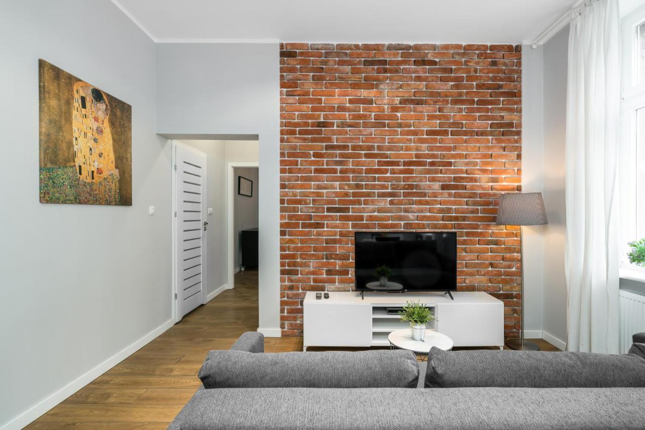 Old Town Apartment Garbary By Noclegi Renters Posen Exterior foto